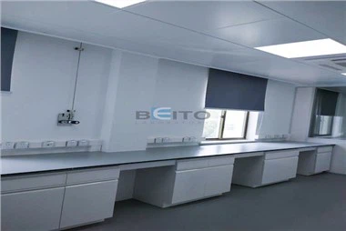 Science Lab munkapadok